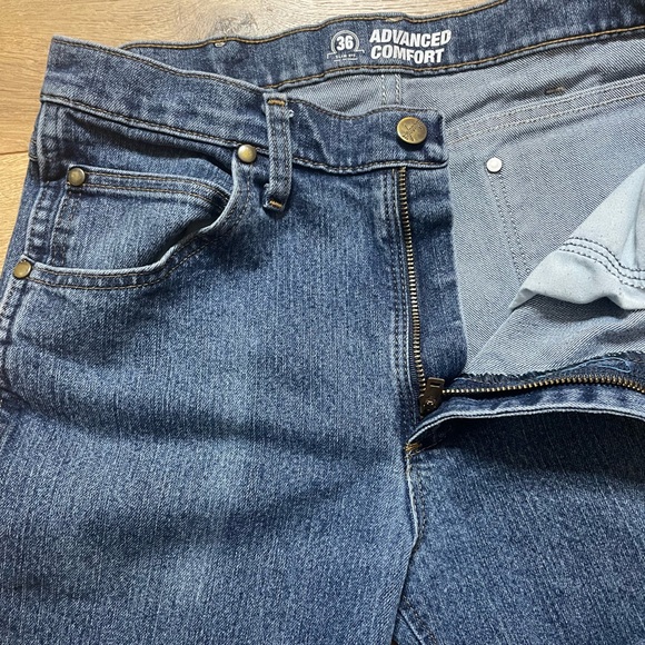 WRANGLER MEN'S MEDIUM WASH HIGH RISE ORIGINAL COWBOY BOOTCUT JEANS 32X32 - Picture 6 of 9